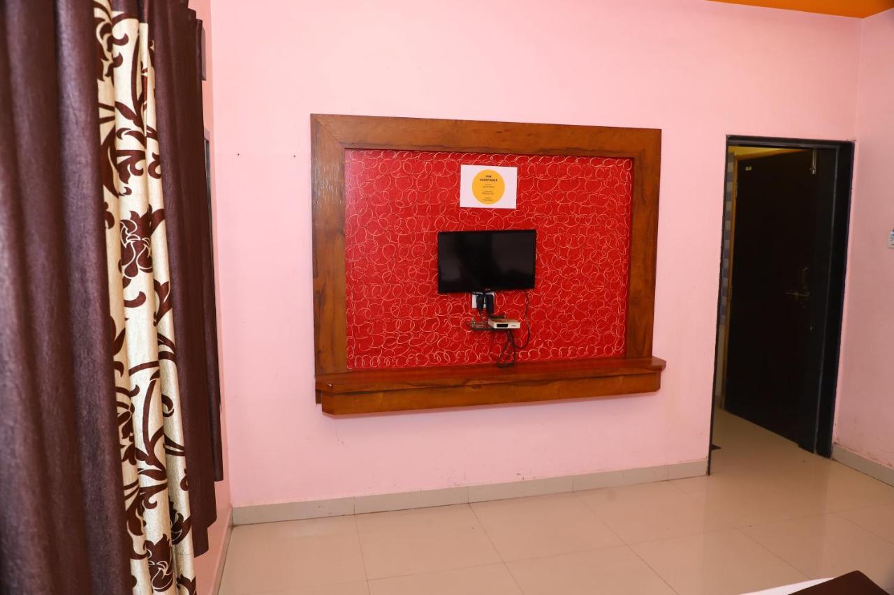 Sai Madhavi Palace Hotel シルディ エクステリア 写真