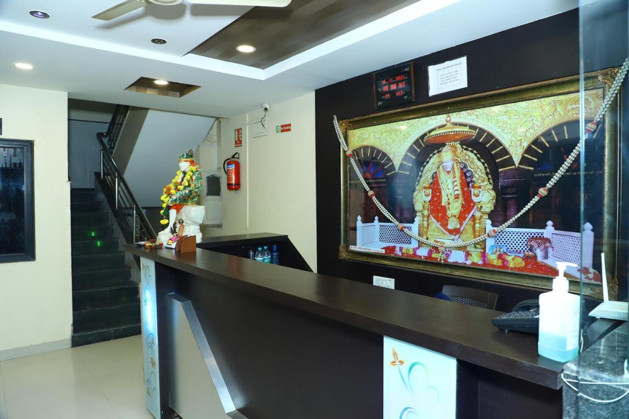 Sai Madhavi Palace Hotel シルディ エクステリア 写真